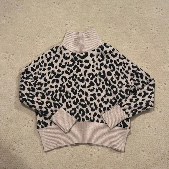 Yet Again Cheetah 🐆 Sweater Juniors Size S - Picture 1 of 5